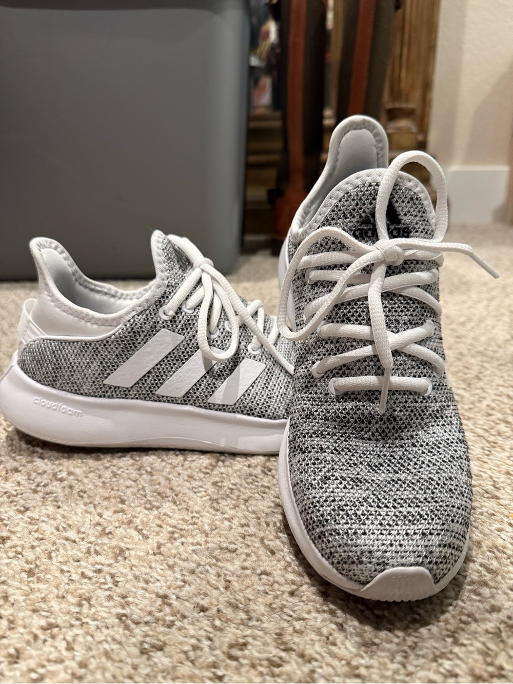 adidas White & Gray Knit Slip-On Sneakers Sz 6.5